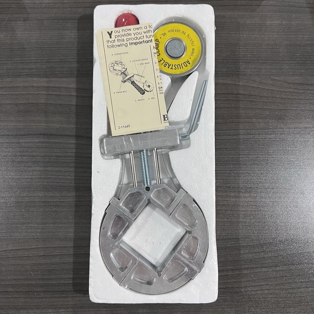 Merle Adjustable Corner Clamp‎